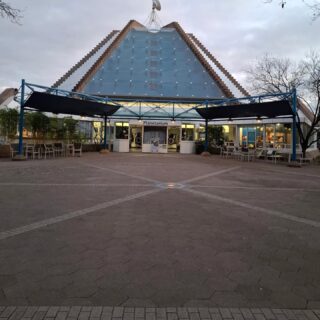 Bei unserer Neujahresaktion hat sich die BL schon auf das Motto vom diesjährigen Bezirkswochenende im Planetarium Mannheim eingestimmt. Sei auch DU dabei!!!

"Wir greifen nach den Sternen" ist das Motto des diesjährigen Bezirks-Wochenendes, zu dem wir alle Leiter- und Rover*innen ganz herzlich einladen!

*Wann:* 07.-09.02.2025*
*Wo:* Burg Starkenburg, Heppenheim
*Kosten:* nix (laut Beschluss der letzten BV!)
Anmeldeschluss ist der *22.01.2025*!

*inkl. Ordentlicher Bezirksversammlung am Sonntag

Sei dabei – greift mit uns nach den Sternen. Thematisch wollen wir uns mit euch auf das bevorstehende Diözesanlager einstimmen. Von Raketen bauen bis zur Traumreise wird für jeden etwas geboten. Außerdem wollen wir mit euch den Bezirkstag für das Diözesanlager vorbereiten und Fragen rund um das Lager beantworten.

*Infos & Anmeldung:*
https://dpsg-heldon.de/?page_id=4519

Wir freuen uns auf euch und ein tolles Wochenende!
Eure Bezirksleitung

Astrid, Carola, Fabe, Jakob, Otti, Tim und Thorsten

#heldon #dpsg #dpsgheldon #dpsgmainz #meinedpsg